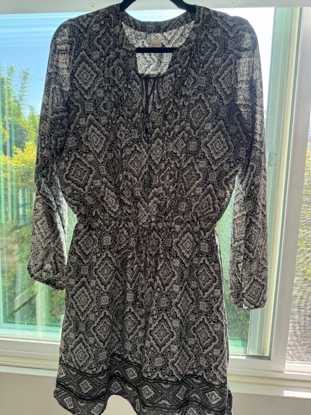 GAP Black & White Paisley Faux Wrap Dress Long Sleeve Size M